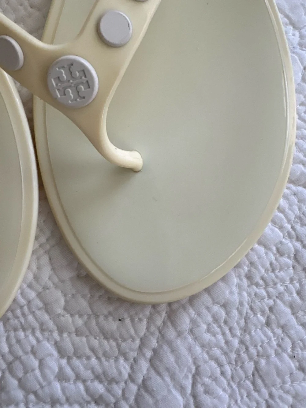 Tory Burch Ivory/pale yellow thong jelly  sandals size 7. Studded w/metal logos